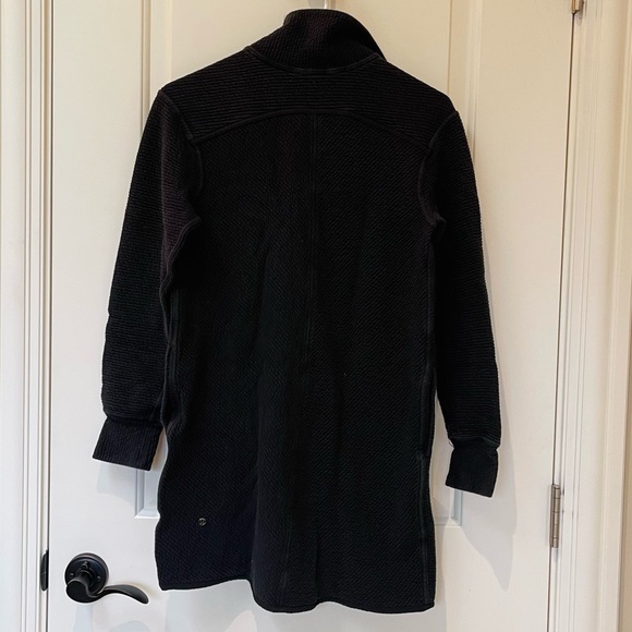 Lululemon turtleneck full zip size 4 - Picture 2 of 5
